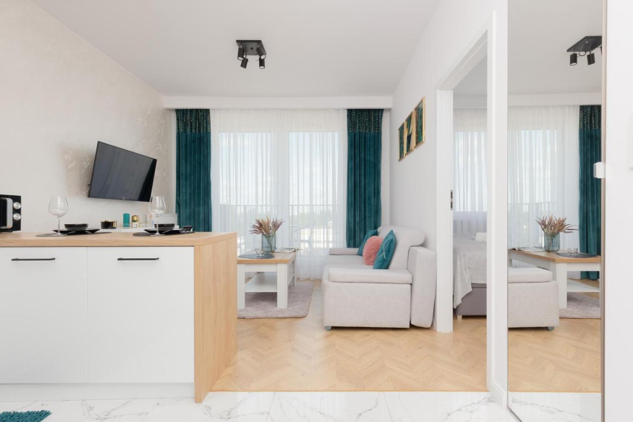 Warsaw Kotsisa Apartments With Parking By Noclegi Renters Varsóvia Exterior foto