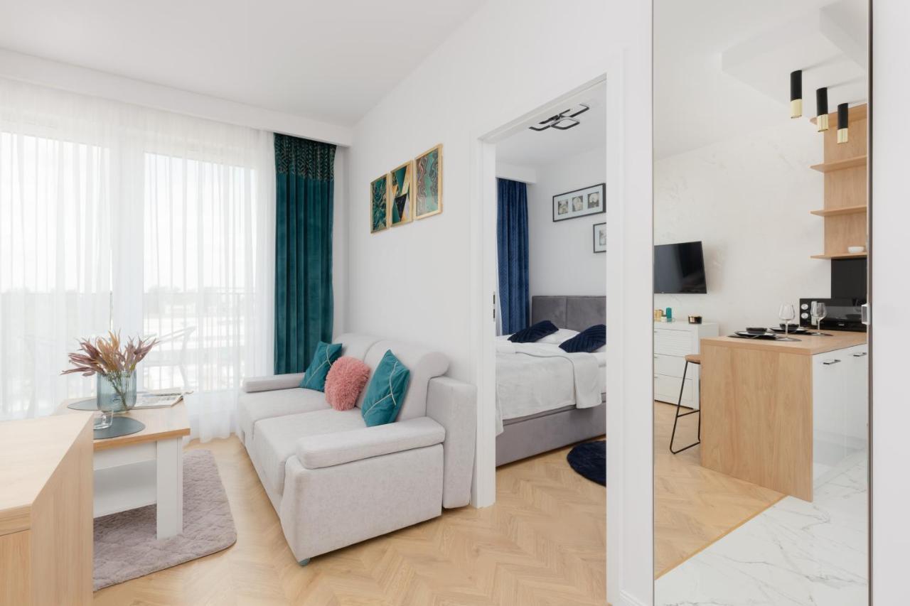 Warsaw Kotsisa Apartments With Parking By Noclegi Renters Varsóvia Exterior foto