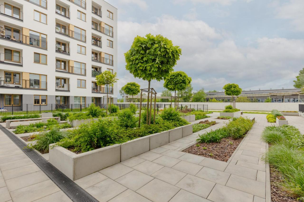 Warsaw Kotsisa Apartments With Parking By Noclegi Renters Varsóvia Exterior foto