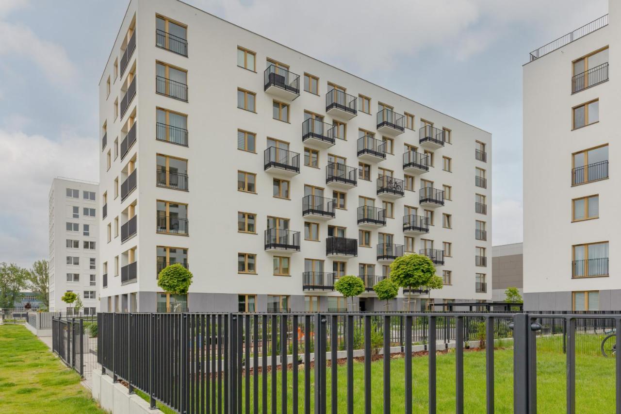 Warsaw Kotsisa Apartments With Parking By Noclegi Renters Varsóvia Exterior foto