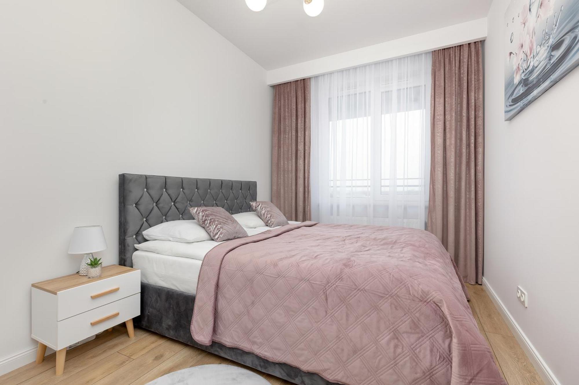 Warsaw Kotsisa Apartments With Parking By Noclegi Renters Varsóvia Exterior foto