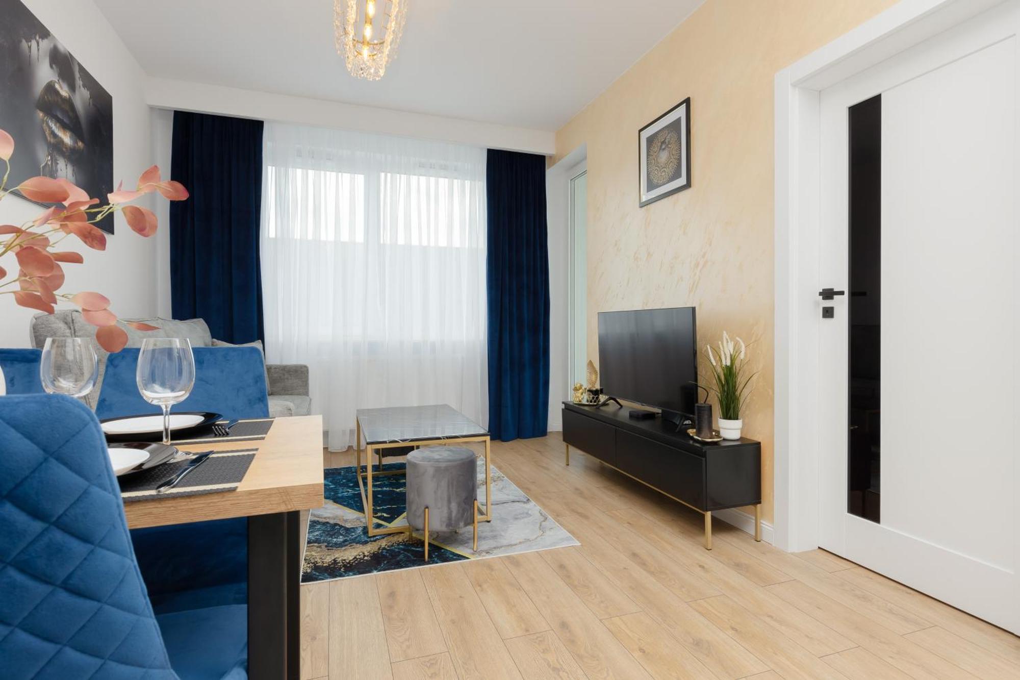 Warsaw Kotsisa Apartments With Parking By Noclegi Renters Varsóvia Exterior foto